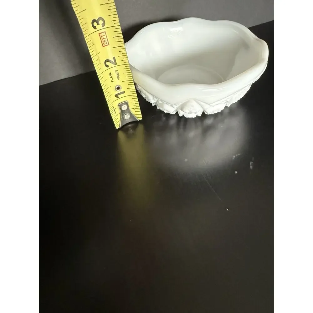 Vintage McKee Kemple Press Cut Milk Glass Fentec Berry Dessert Bowl 4.5”